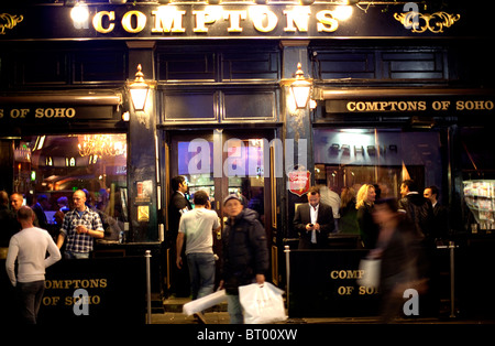 Pub Comptons, Old Compton Street, Soho, Londra Foto Stock