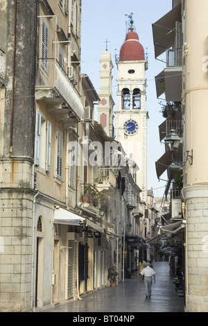La città di Corfù, Corfù, Grecia. Vista verso la Chiesa di Agios Spyridon Foto Stock