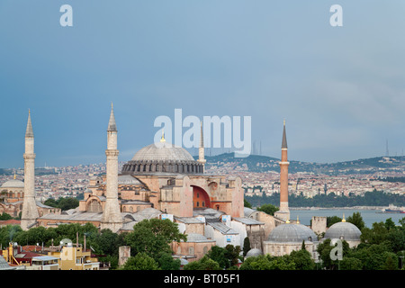 Istanbul, Turchia. Aya Sofya (aka Haghia Sofia), tramonto Foto Stock