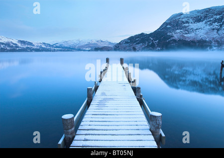 Jetty di Ullswater, inverno, mattina Foto Stock