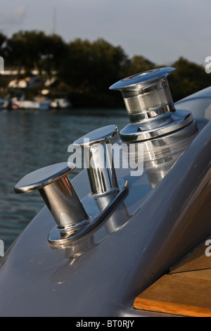 L'Italia, Lazio, Fiumicino/Roma, yacht di lusso con l'Alfamarine 60', verricello Foto Stock