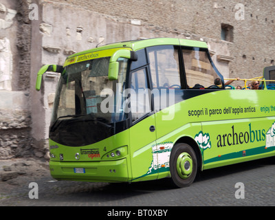 Archeobus, turisti bus, AppiaAntica, Roma, Italia Foto Stock