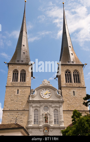 Chiesa di San Leodegar a Lucerna, una delle icone principali nella città Foto Stock