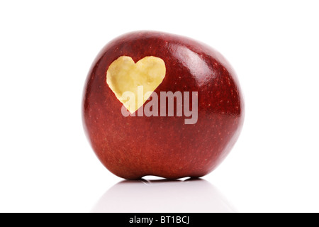 Apple rosso con il simbolo del cuore Foto Stock