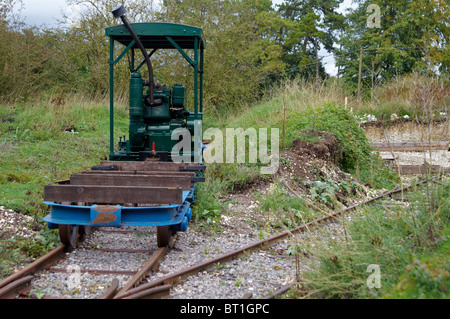 Industriali di dimostrazione a scartamento ridotto linea ferroviaria a Twyford acquedotto museo in Hampshire, Inghilterra Foto Stock