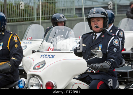 Toronto polizia moto è visto durante un controllo di polizia sfilata commemorativa in Ottawa domenica 26 settembre, 2010. Foto Stock