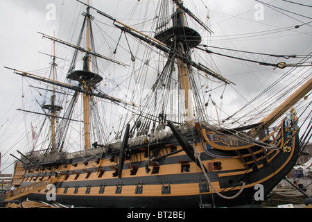 Immagine di Lord Nelson nave ammiraglia HMS Victory a Portsmouth Dockyard nel Hampshire Foto Stock