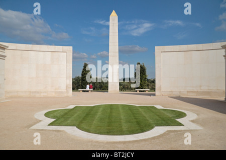 Ago di pietra nelle forze armate Memorial, National Memorial Arboretum, Alrewas, Staffordshire, Regno Unito. Foto Stock