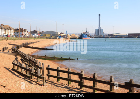 La spiaggia di Shoreham Harbour ingresso Foto Stock