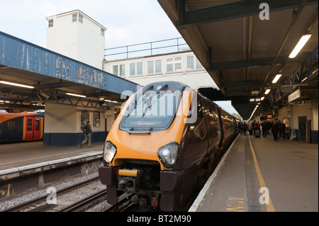 Cross Country il treno alla stazione di Southampton Foto Stock