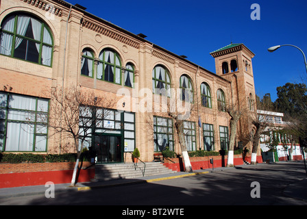 Edificio con torre, Lanjaron, Las Alpujarras, provincia di Granada, Andalusia, Spagna, Europa occidentale. Foto Stock