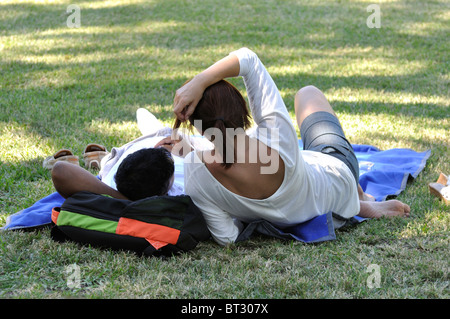 Coppia giovane di erba Foto Stock