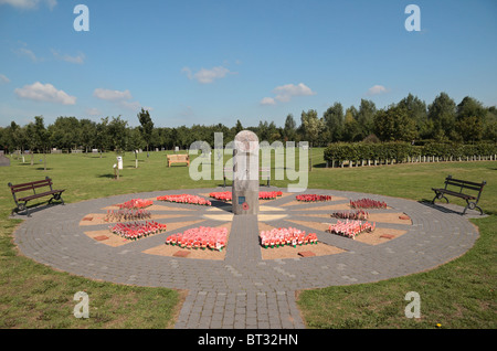 Il Royal British Legion Campo di papavero Memorial presso il National Memorial Arboretum, Alrewas, Staffordshire, Regno Unito. Foto Stock