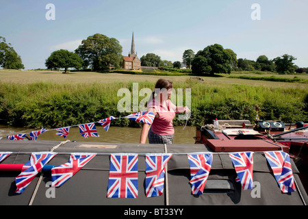 Narrowboats raccogliere nel cuore del Regno Unito il sistema di canale a Braunston per la Storica barca stretta e Canal Rally. DAVID MANSELL Foto Stock