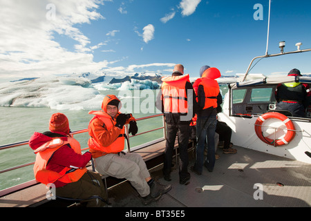 Il Jokulsarlon laguna di ghiaccio, creato da un rapido ritiro del ghiacciaio Breidamerkurjokull come risultato dei cambiamenti climatici. Foto Stock