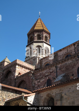 Torre di la Basilique Saint Julien, Brioude, Auvergne, Francia Foto Stock