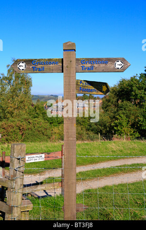 Sentiero Gritstone signpost Disley Parco Nazionale di Peak District Cheshire England Regno Unito Foto Stock