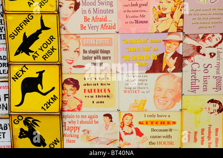 Stallo Poster su Portobello Road a Notting Hill, Londra, Inghilterra, Regno Unito Foto Stock