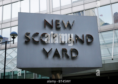 New Scotland Yard Metropolitan Police HQ segno, London, England, Regno Unito Foto Stock