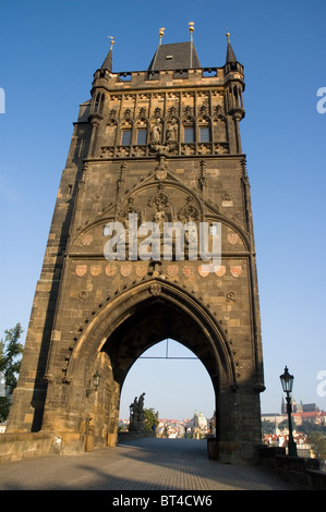 Elk188-1503v Repubblica Ceca, Praga, Charles Bridge, la Città Vecchia Torre Foto Stock