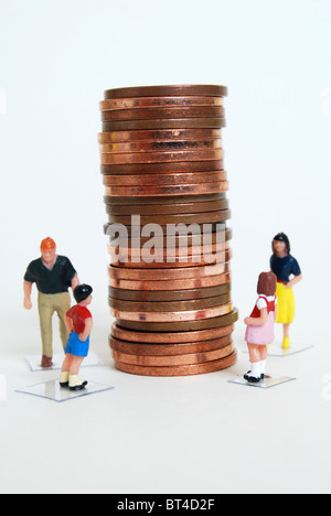 Bambini risparmiare denaro spiccioli babysitting costo Foto Stock