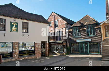 Un'immagine del vecchio mercato del paese di Petworth nel West Sussex. Regno Unito. Questo è il vecchio panificio. Foto Stock