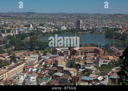 Vista su Lac Anosy, Antananarivo, Madagascar. Foto Stock