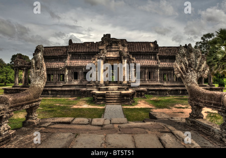 Una delle librerie nel complesso di Angkor Wat, Cambogia Foto Stock