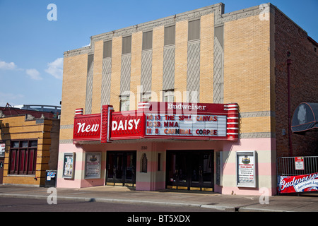 Esterno del nuovo Teatro Margherita (aperto nel 1936) e degli eventi in Beale Street, il centro cittadino di Memphis, Tennessee, Stati Uniti d'America Foto Stock