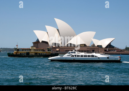 La Sydney Opera House e multi-sede performing arts center città australiana Sydney architetto danese Jørn Utzon, il Pritzker Prize, archit Foto Stock