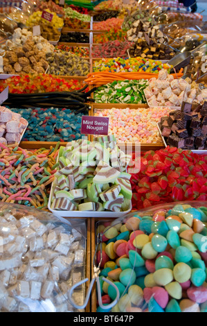 Xmas chritmas del mercato tedesco di Manchester 2010 cesto regalo di stallo confezione dolce zucchero toffee bonbon Foto Stock