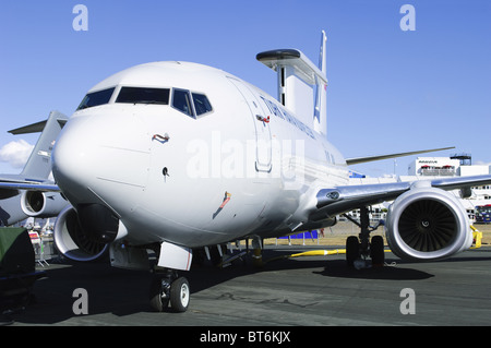 Boeing 737-7ES la pace Eagle azionata dall'aviazione militare turca in mostra statica al salone Farnborough Airshow 2010 Foto Stock