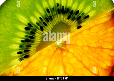 Fette di kiwi e mandarino Foto Stock