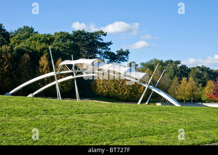 Struttura nel Parco di Whatman, Maidstone, Kent Foto Stock