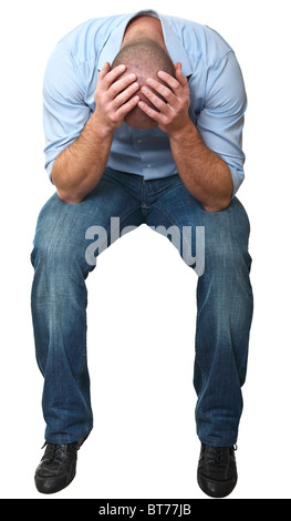 Desperate sit uomo isolato su sfondo bianco Foto Stock