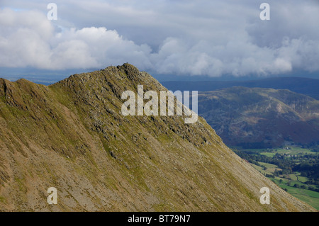 Bordo di estensione, montagna cresta su Helvellyn nel Lake District inglese Foto Stock