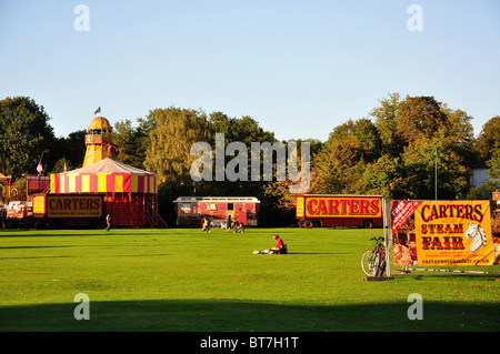 Carradori fiera del vapore sul verde, Englefield Green, Surrey, England, Regno Unito Foto Stock