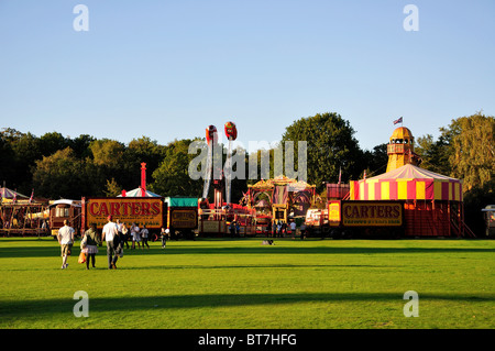 Carradori fiera del vapore sul verde, Englefield Green, Surrey, England, Regno Unito Foto Stock