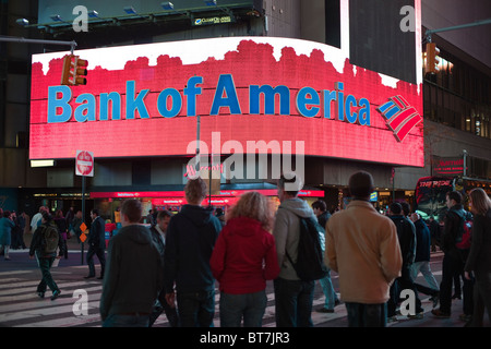 La Bank of America illuminato in segno Times Square Foto Stock