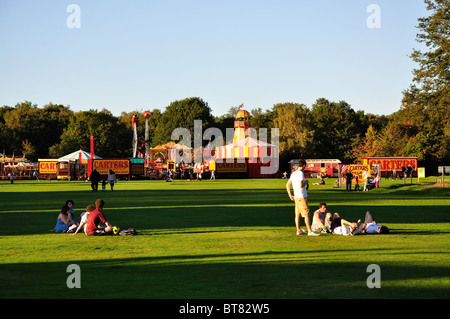 Carradori fiera del vapore sul verde, Englefield Green, Surrey, England, Regno Unito Foto Stock