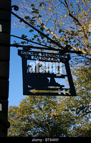 Cartello fuori Bronte Parsonage Museum, Haworth Foto Stock