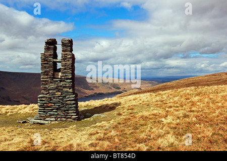 Sondaggio post tra Branstree e Selside Pike nel distretto del lago, Cumbria. Foto Stock