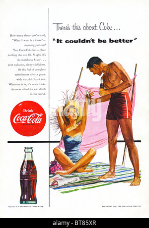 Classic annuncio nella rivista americana per la Coca Cola Luglio 1954 Foto Stock