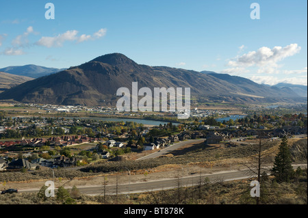 Kamloops, British Columbia, Canada Il Thompson fiume scorre attraverso il centro cittadino di Kamloops. Foto Stock