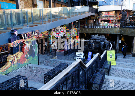 Il maneggio del mercato. Camden Town, Londra, Inghilterra, Regno Unito Foto Stock