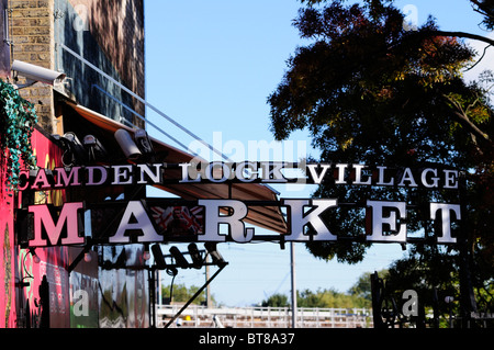 Camden Lock Village market segno, Camden Town, Lodon, England, Regno Unito Foto Stock