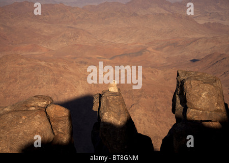 Djebel Musa o il Monte Sinai vicino a Saint Katherine o El Miga village, Sinai, Egitto, Africa Foto Stock