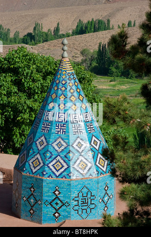 Cupola conica sulla parte superiore di una moschea in Abiyaneh, vicino a Kashan, Iran Foto Stock