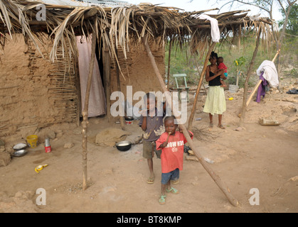 Le donne e i bambini di Haiti l'isola di La Gonave Foto Stock