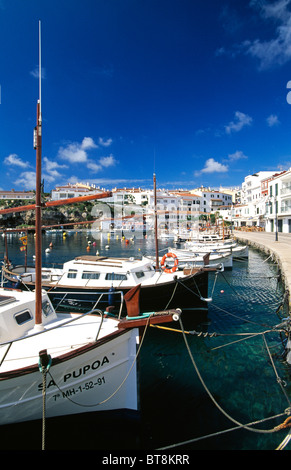 Barche da pesca in Es Castell, Minorca, Isole Baleari, Spagna Foto Stock